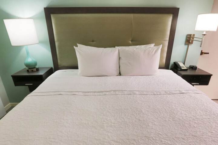 Room 34 of 42