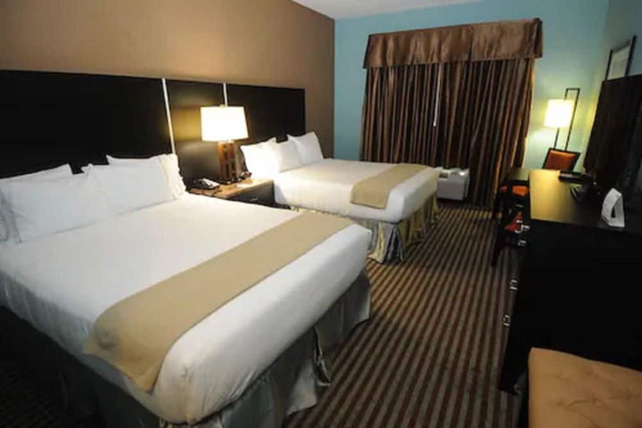 Holiday Inn Express Somerset by IHG