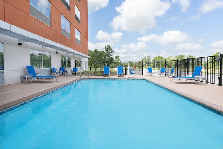 Holiday Inn Express & Suites Bryan - College Station by IHG