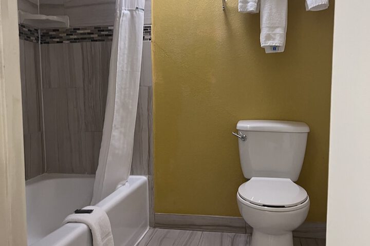 Room 12 of 40