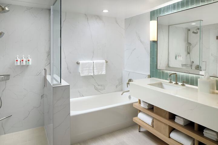 Loews Miami Beach Hotel – South Beach
