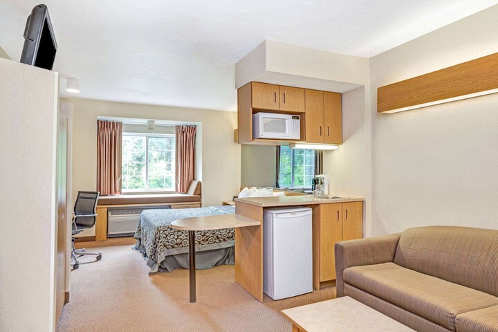 Room 6 of 14
