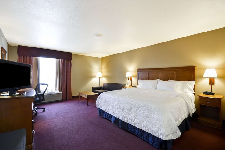 Room 12 of 27