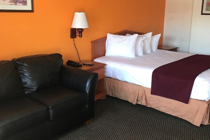 Room 7 of 15