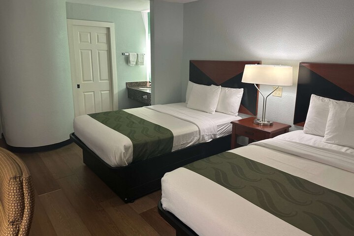 Room 14 of 22