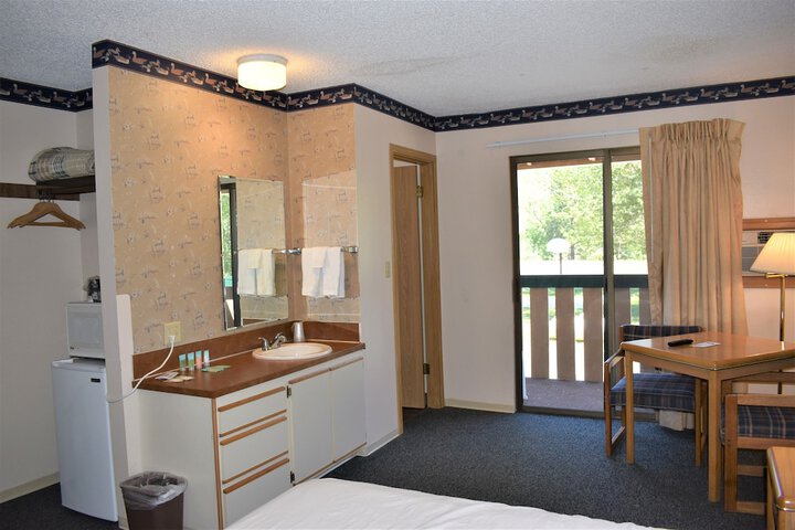 Room 17 of 35