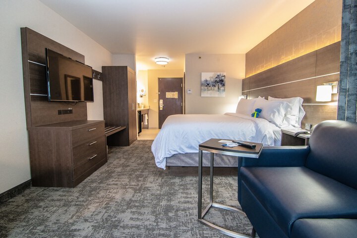 Room 17 of 56