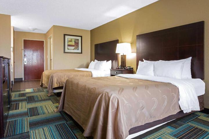 Quality Inn & Suites Arnold
