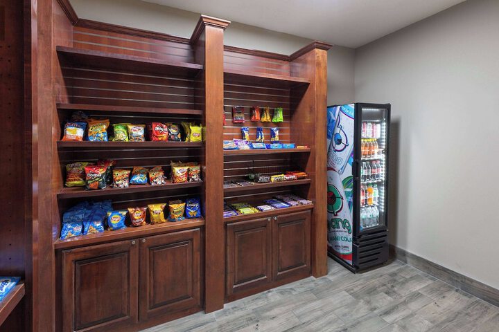 Super 8 by Wyndham Lubbock West
