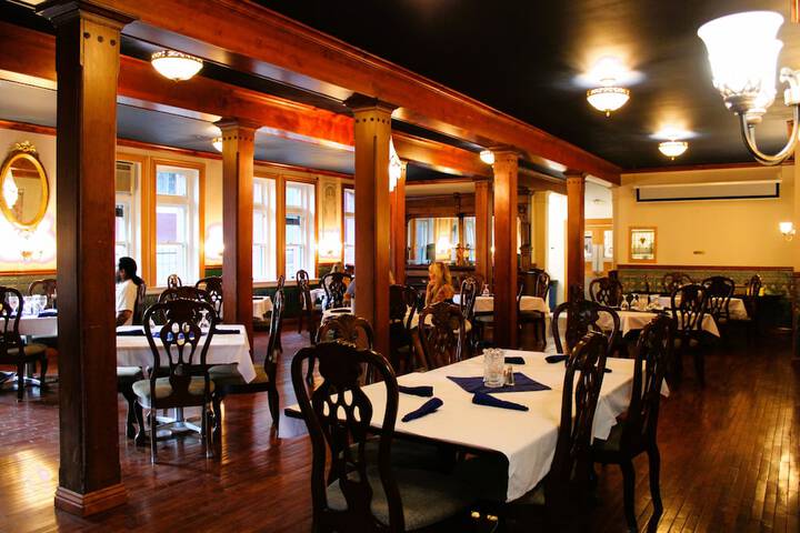 Dining 50 of 52