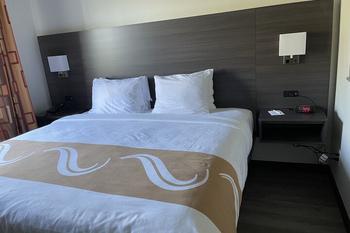 Room 10 of 36