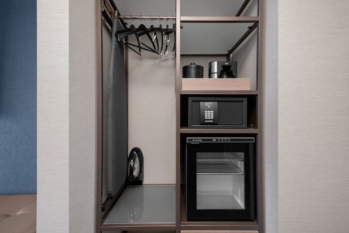 Room 16 of 26