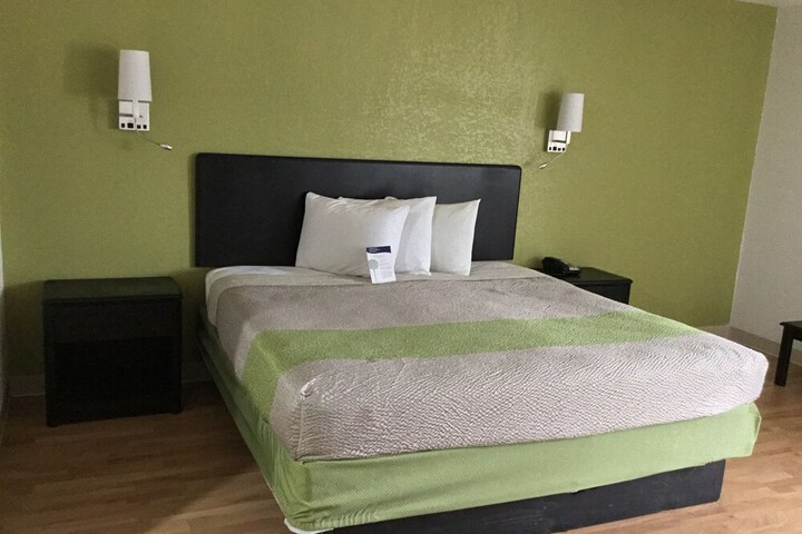 Room 34 of 41