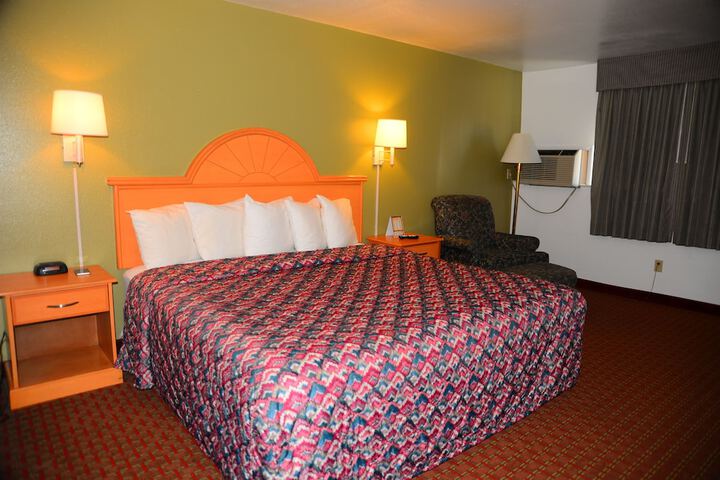 Room 11 of 35