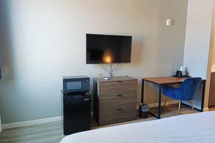 Room 21 of 40