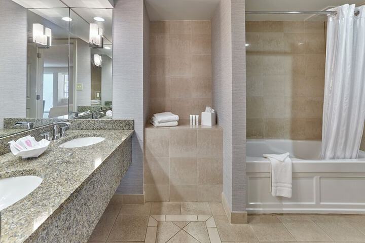 Henlopen Oceanfront Hotel