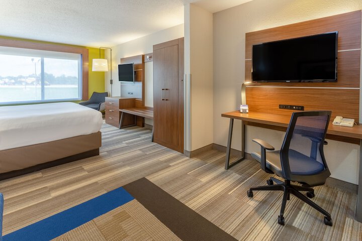 Holiday Inn Express & Suites Vandalia by IHG