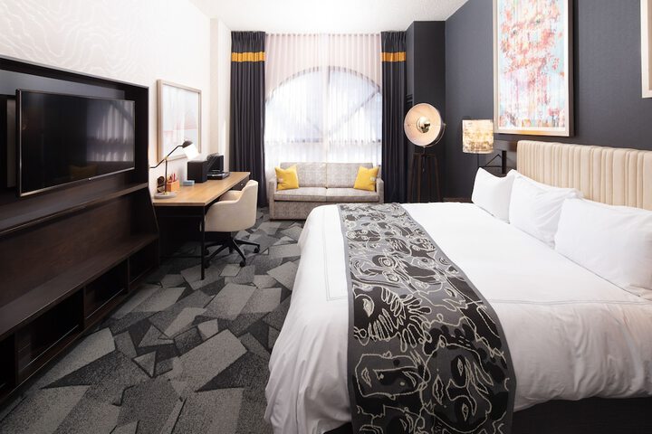 Saint Kate - The Arts Hotel