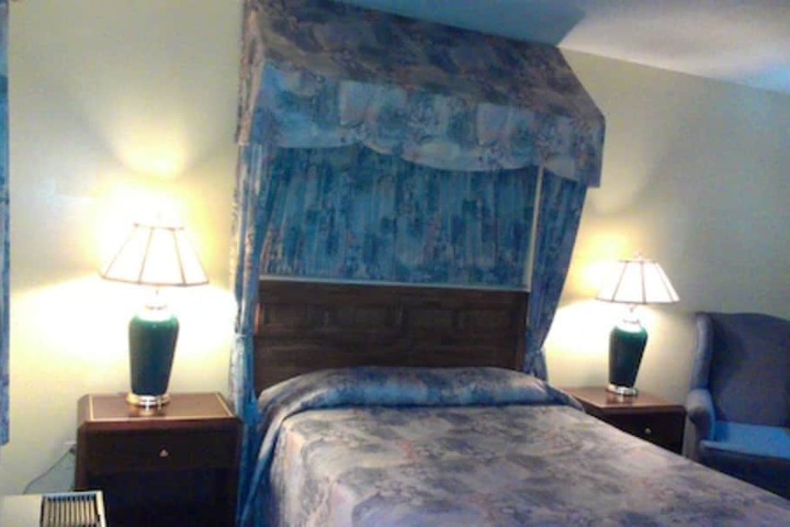 Room 44 of 64