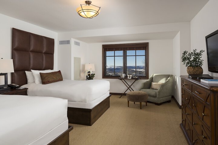Madeline Hotel & Residences Auberge Collection