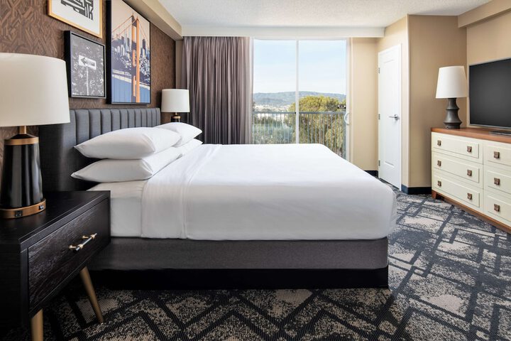Room 28 of 51