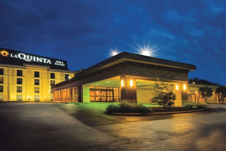 Hotel 2 of 33
