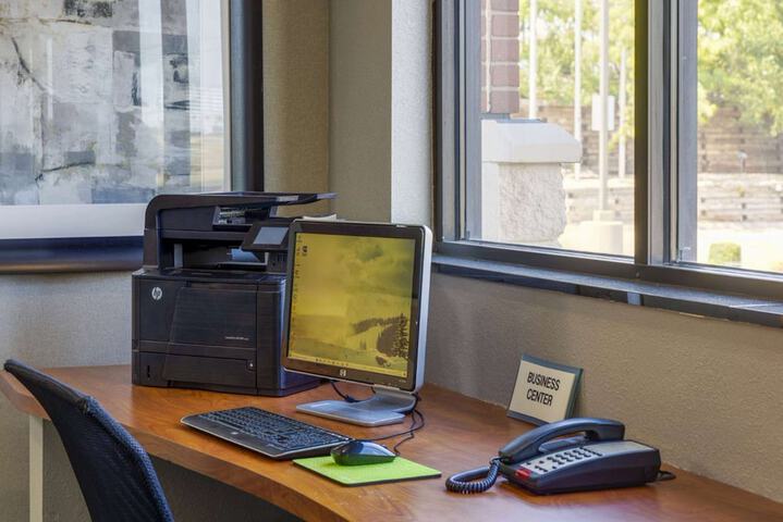 La Quinta Inn & Suites by Wyndham Edmond