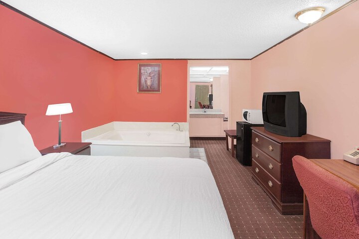 Room 12 of 30