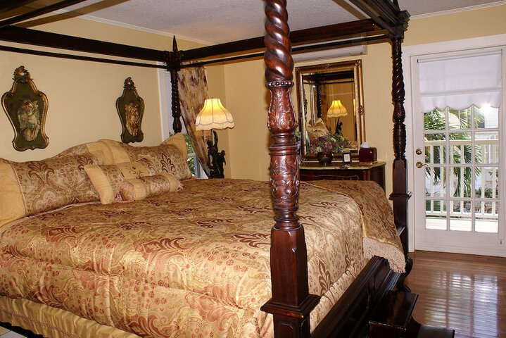 Room 11 of 38