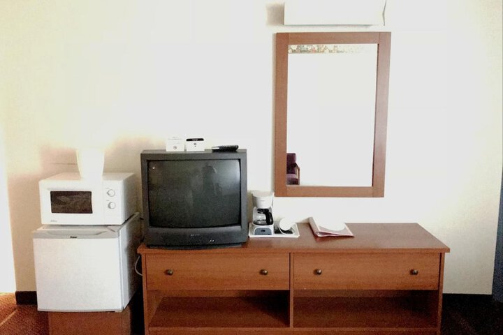 Room 25 of 27