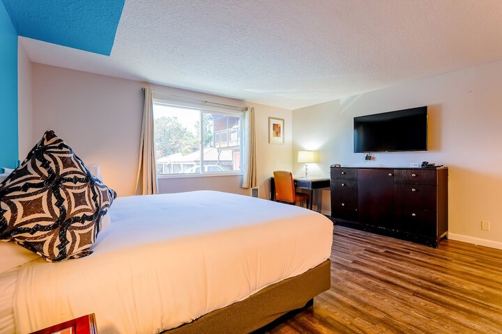 Coast River Inn by OYO Seaside