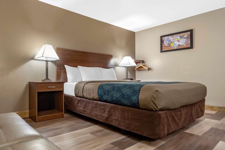 Room 14 of 32