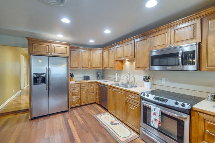 Peaceful Artesia Vacation Rental w / Orchard Views!