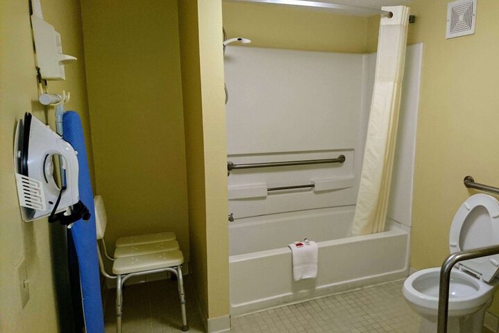 Room 28 of 34