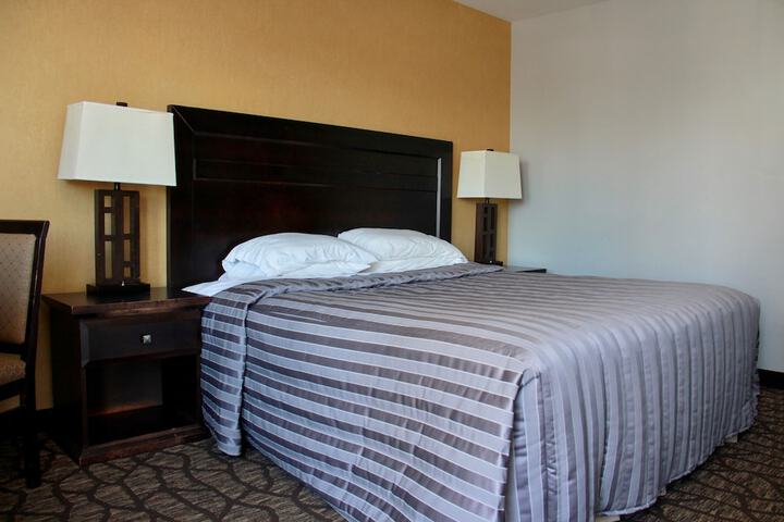 Room 4 of 17