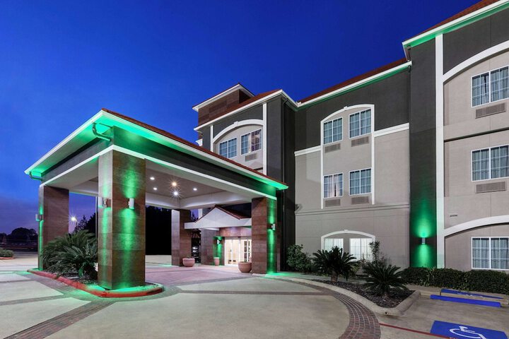Hotel 2 of 30