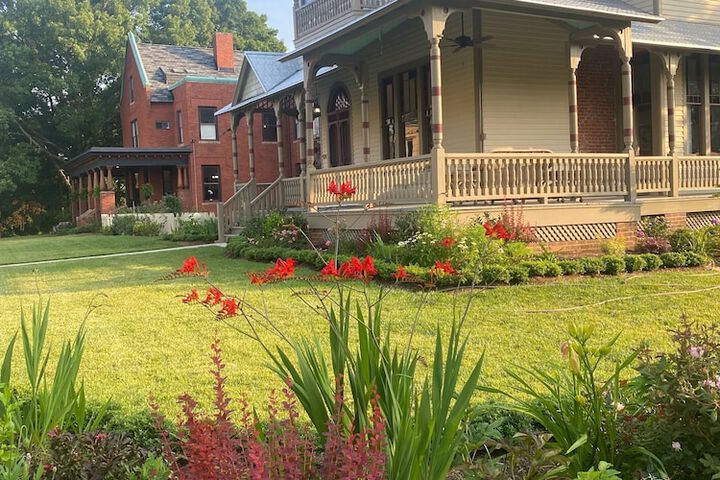 Hotel Exterior 122 of 128