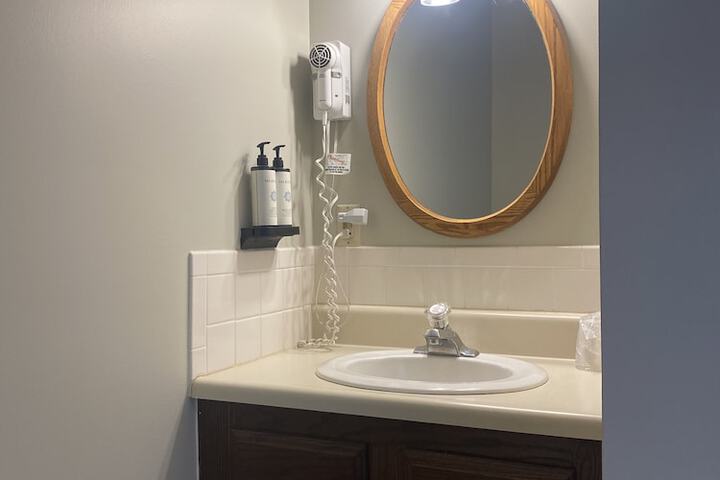 Room 183 of 294