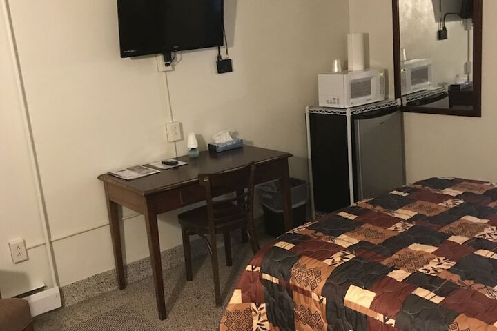Room 71 of 98