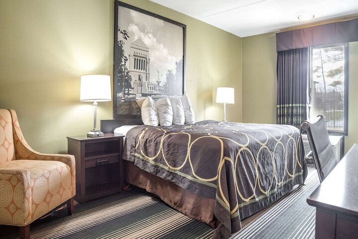 Room 17 of 32