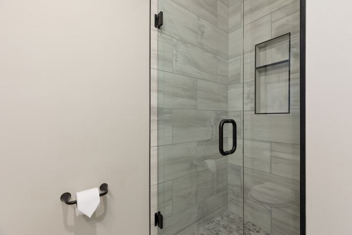 Room 106 of 230