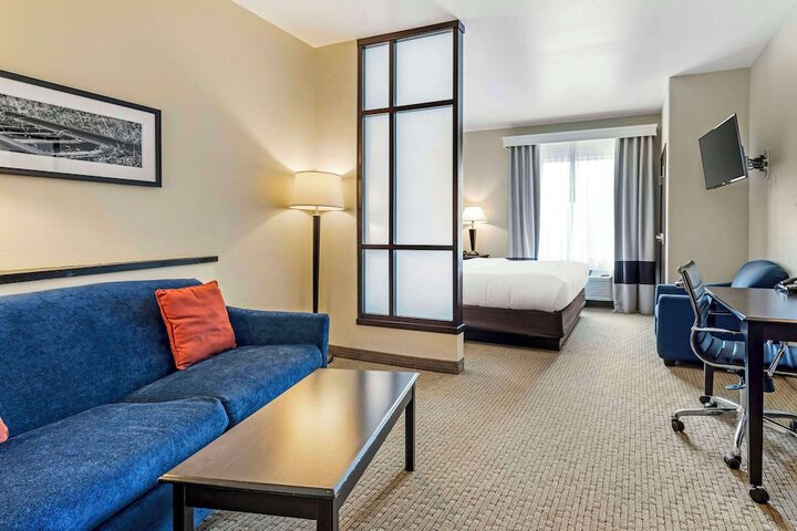 Room 21 of 36