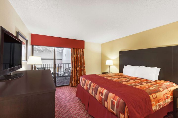 Room 9 of 19