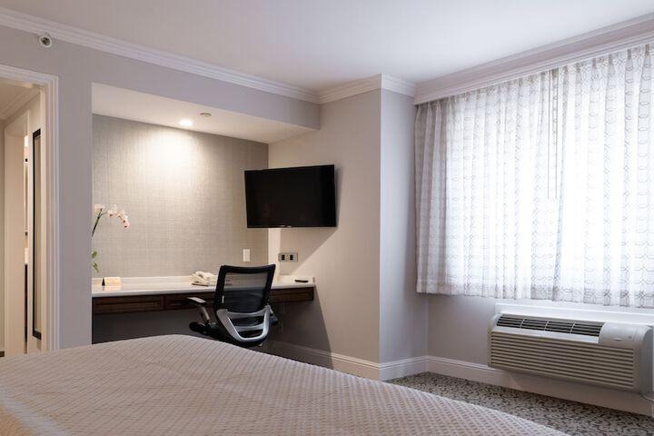 Room 18 of 29