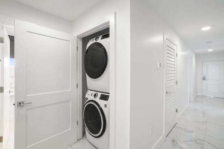Laundry 94 of 111