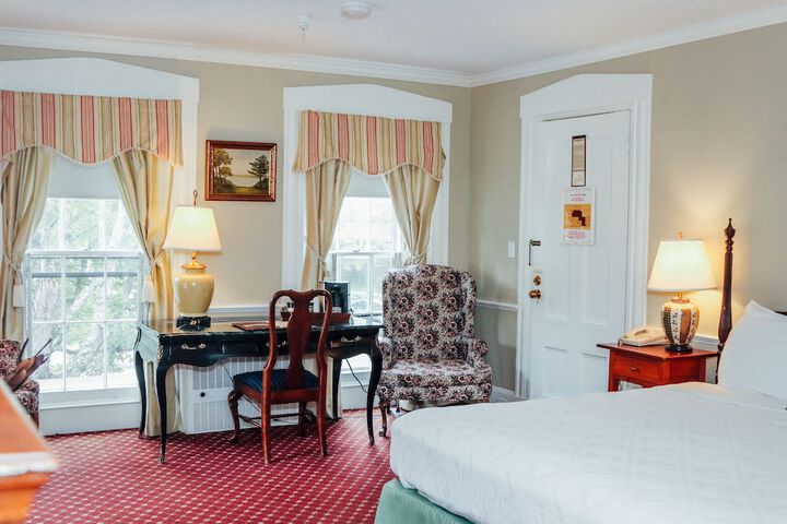Room 9 of 28