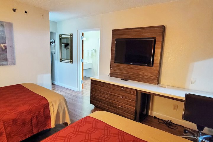 Room 13 of 31