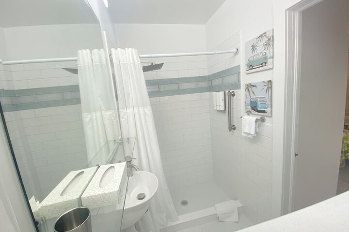 Room 151 of 218