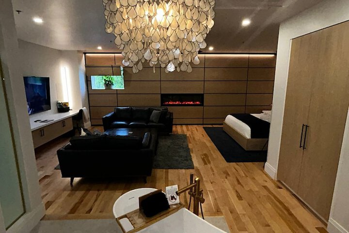 Room 22 of 110
