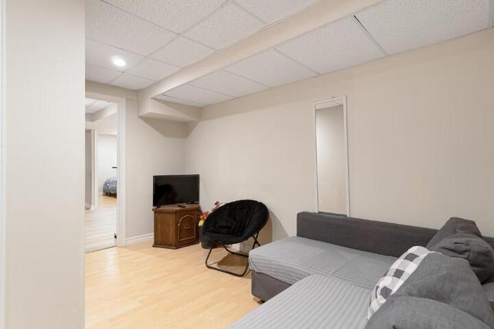 Finished 2 BR Apartment in an Upscale Area of Ajax